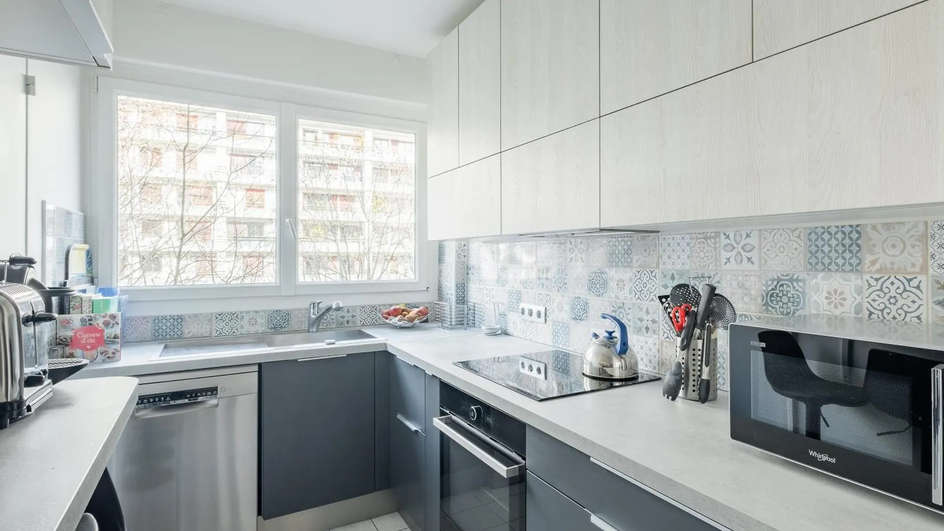 Veeve - Auteuil Adagio * Paris